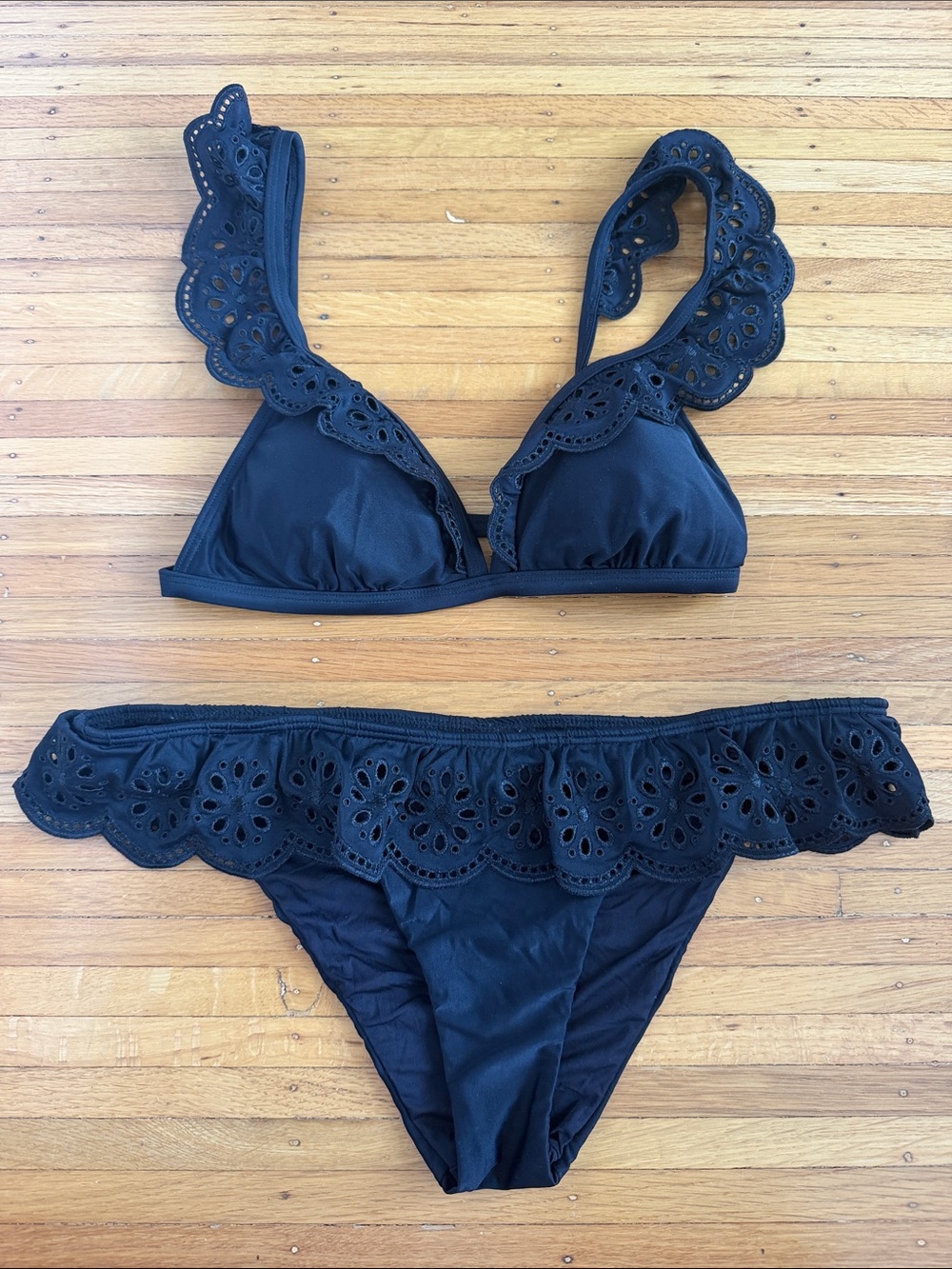 Avec Les Filles Black Eyelet Scalloped Bikini